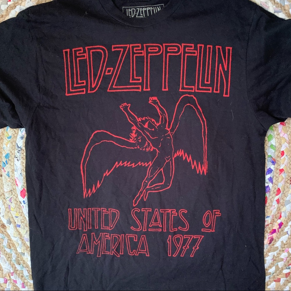 Led Zeppelin band tee!